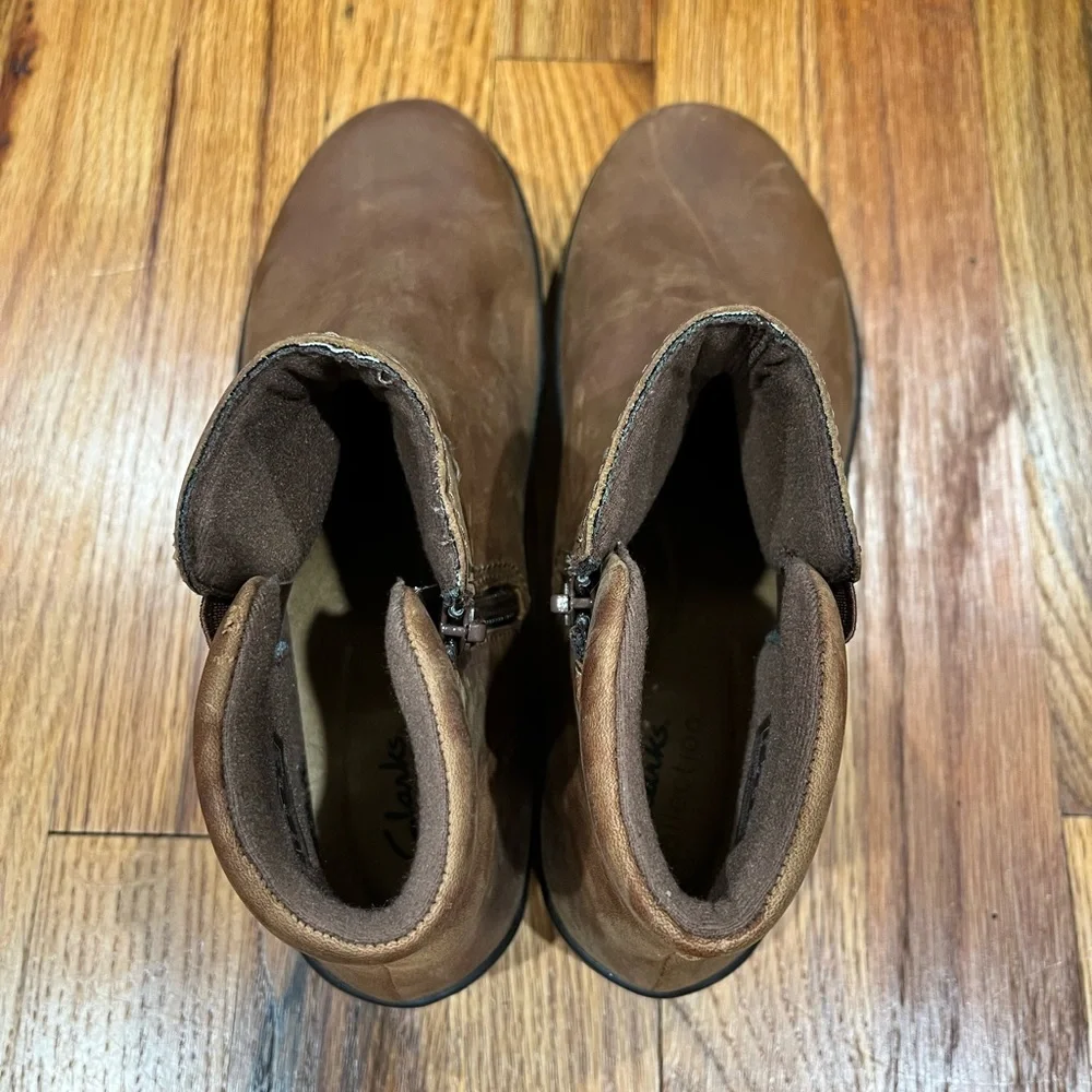 Collections by Clarks women's side zip Cora Rae Dark Tan Size 7.5‎ M Like New